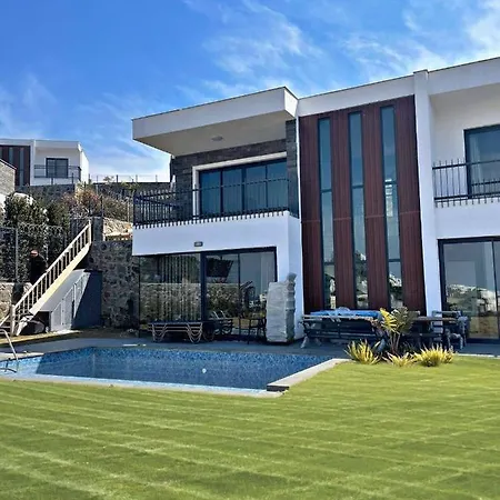 3 Bedroom With Great View Close To Marina Villa *