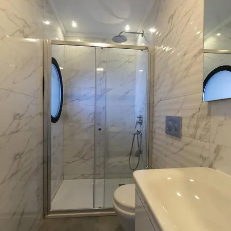 3 Bedroom With Great View Close To Marina *