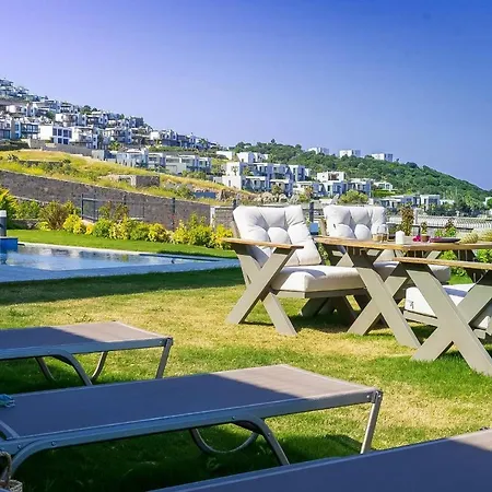 Villa 3 Bedroom With Great View Close To Marina *